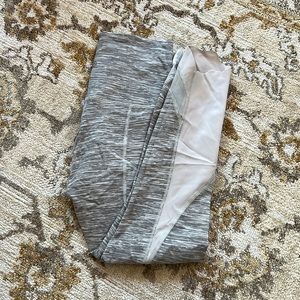 Lululemon wunder wunder special edition scallop hem legging crop. Reversible 6